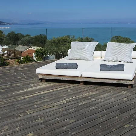 Ionian Eye Design & * Mesongí