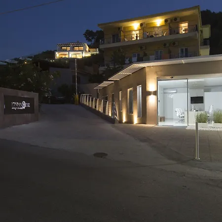 Ionian Eye Design & Mesongí