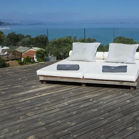 Ionian Eye Design Studios&spa Mesongí