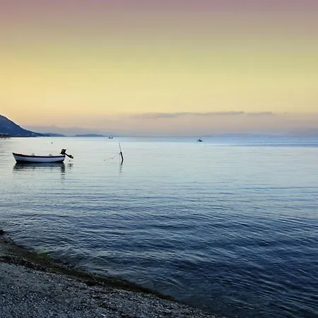 Ionian Eye Design & Lägenhet