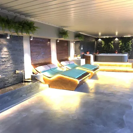 Ionian Eye Design Studios&spa Mesongí