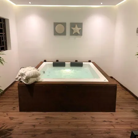 Ionian Eye Design Studios&spa Mesongí