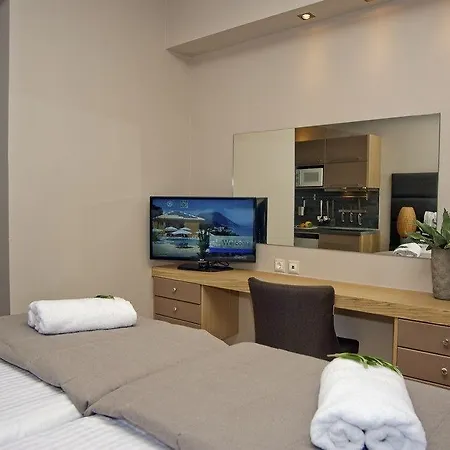 Ionian Eye Design & Daire Mesongí